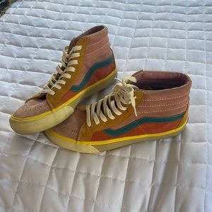 Vans high top sneakers size 10 1/2. Very good condition. Barely worn
